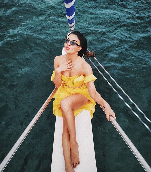 Jacqueline Fernandez Looks Like A Bright Sunshine In Off-Shoulder Yellow Dress - 0