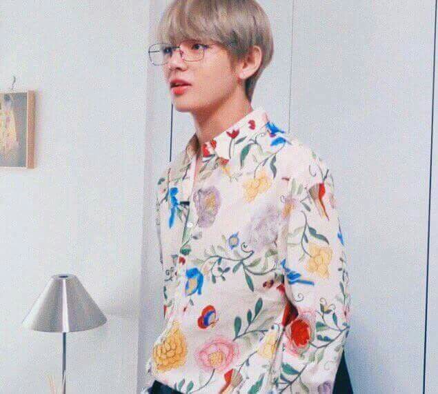 [K-pop Fashion] Plaid VS Floral: Which Look Suits On BTS V Aka Kim Taehyung? - 0