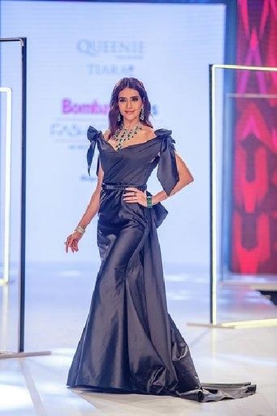 Karishma Tanna, Jasmin Bhasin, Shehnaaz Gill: Who Has The Gorgeous Collection Of Elegant Gowns? Find Out - 3