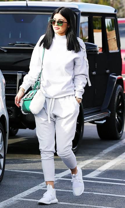 Kylie Jenner In Co-ord Set Looks Just Adorable, See Pictures - 1