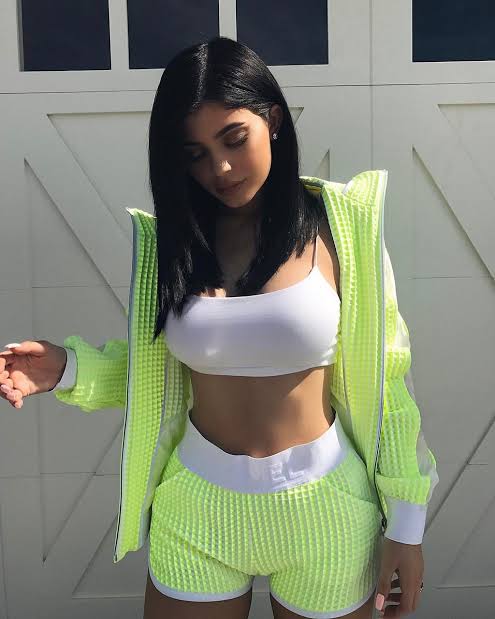 Kylie Jenner In Co-ord Set Looks Just Adorable, See Pictures - 3