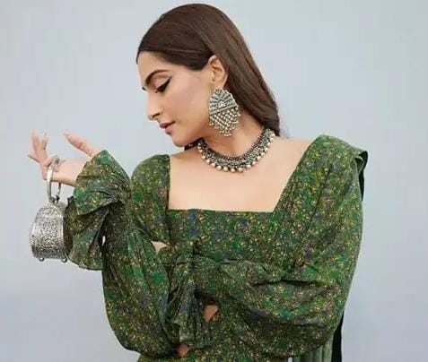 Looking Back In Times When Sonam Kapoor Looked Exceptionally Beautiful In Printed Green Saree - 0