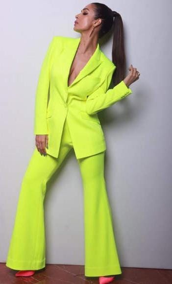 Malaika Arora Vs Sonakshi Sinha: Who Deserves A 10/10 For Their Neon Fashion Sense? - 1