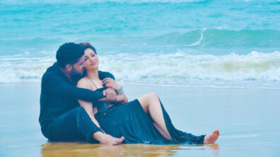 Mere Ghar Ka Pata: Urvashi Rautela spotted getting romantic and cosy on the beach with Guru Randhawa, photos go viral