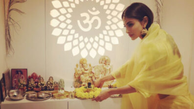 Om Namah Shivay: Naggin fame Mouni Roy gets religious in public, fans wonder what’s happening