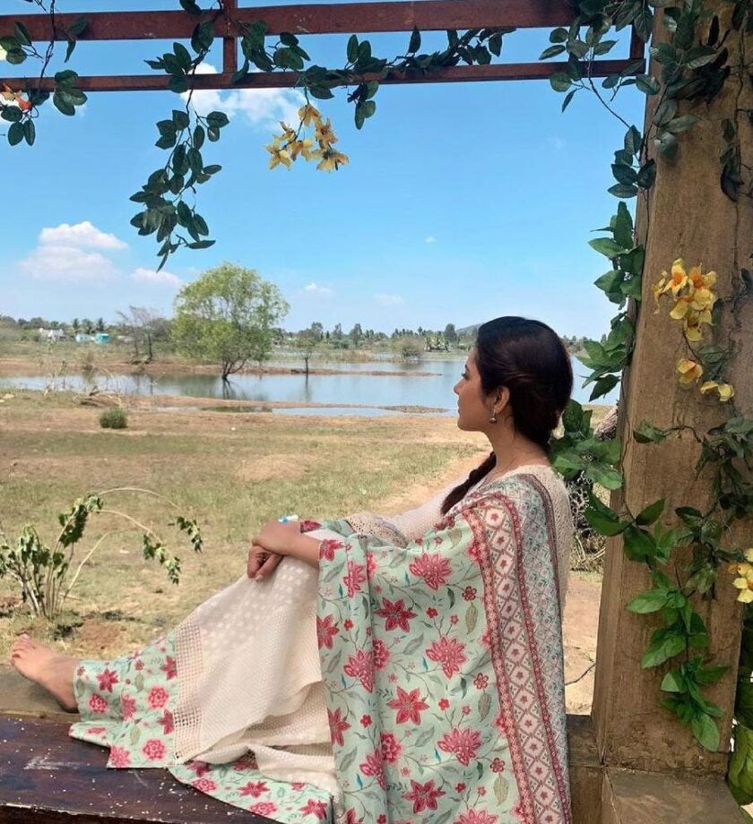 Rashi Khanna wows netizens with her ethnic look which are absolutely striking, pictures here - 0