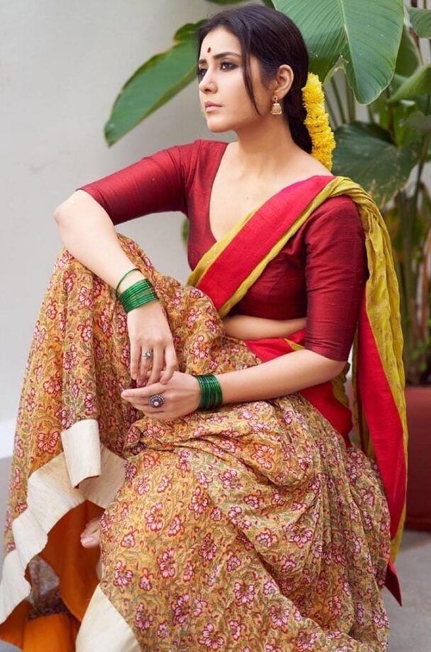 Rashi Khanna wows netizens with her ethnic look which are absolutely striking, pictures here - 1