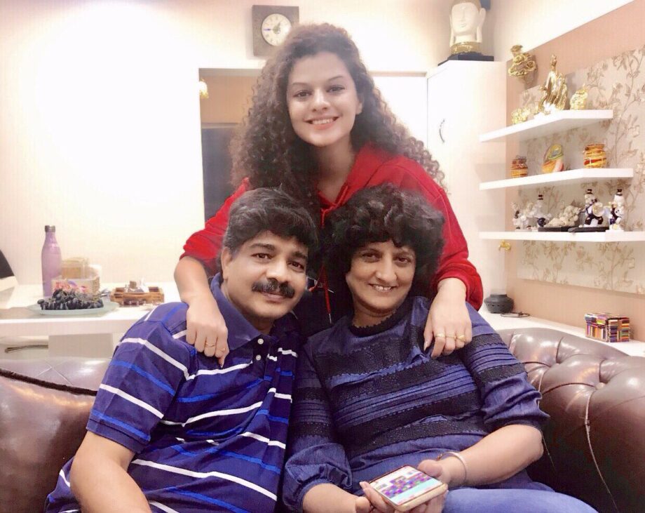 Real Family Of Bollywood Young Singers Dhvani Bhanushali To Palak Munchal! - 3