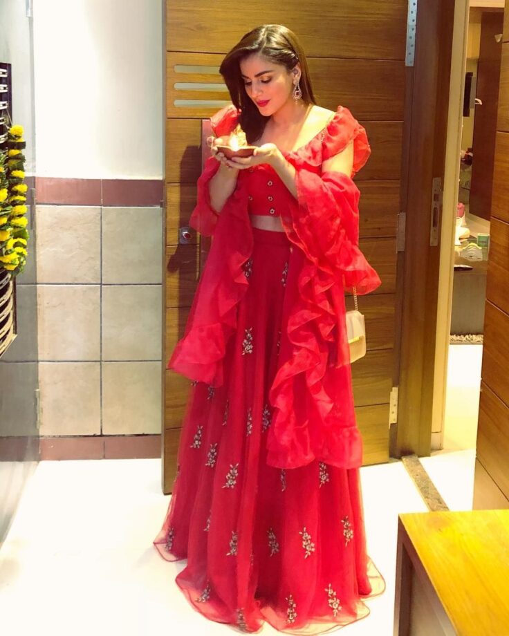 Regal Looks Of Shraddha Arya In Red Ethnic Wear, Have A Look - 0