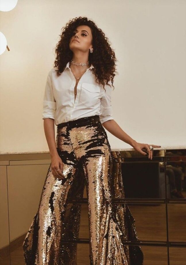 See How Taapsee Pannu Shimmers And Shines In This Outfit, Pictures Here - 0