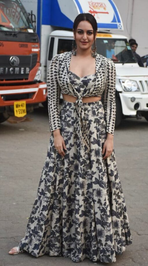 Sonakshi Sinha Loves Prints And The Pictures We Have Prove It All! - 0