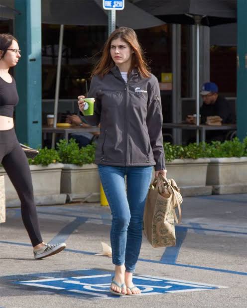 Take A Glance At Alexandra Daddario’s Look Book From 2018 To 2021 - 3