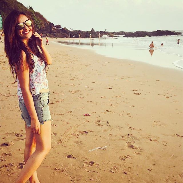 Take Cues From Surbhi Jyoti’s Superb Beach Outfit Collection To Slay At Your Vacation - 1