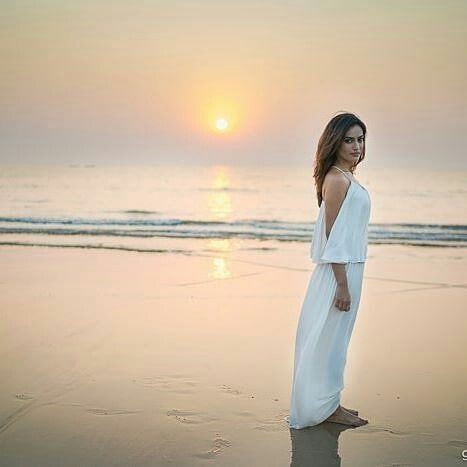 Take Cues From Surbhi Jyoti’s Superb Beach Outfit Collection To Slay At Your Vacation - 3