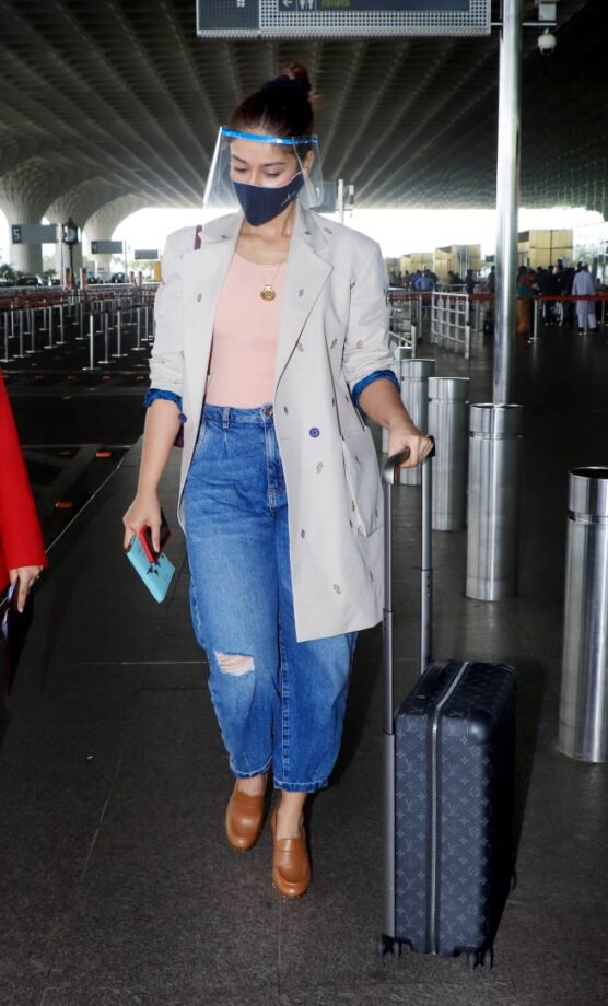 Tamannaah Bhatia Vs Ileana D’Cruz Vs Anushka Shetty: Who has the best airport fashion style? Vote Now - 2