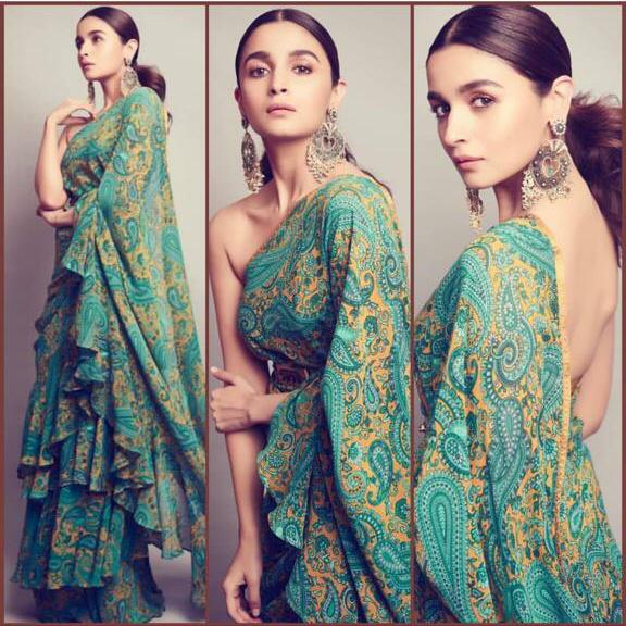 These Pictures Are Proof That Alia Bhatt Is Madly In Love With Sarees - 1