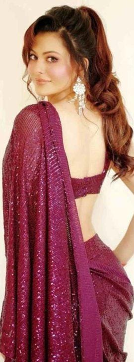 These Wine Sequin Saree Looks Of Urvashi Rautela Are Unbeatable, Don’t Miss This - 2