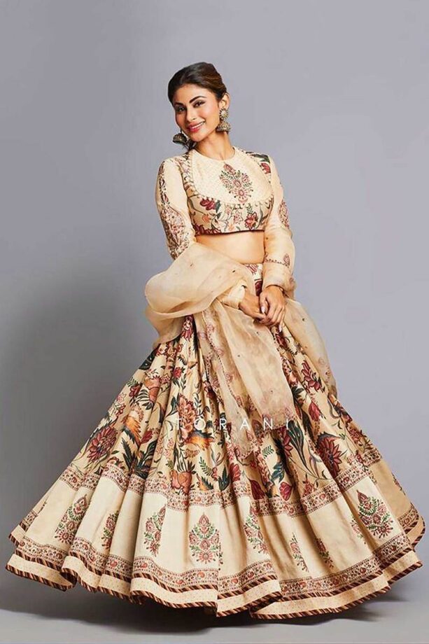 Top 3 Regal Looks Of Mouni Roy In Lehenga: See Pictures - 2