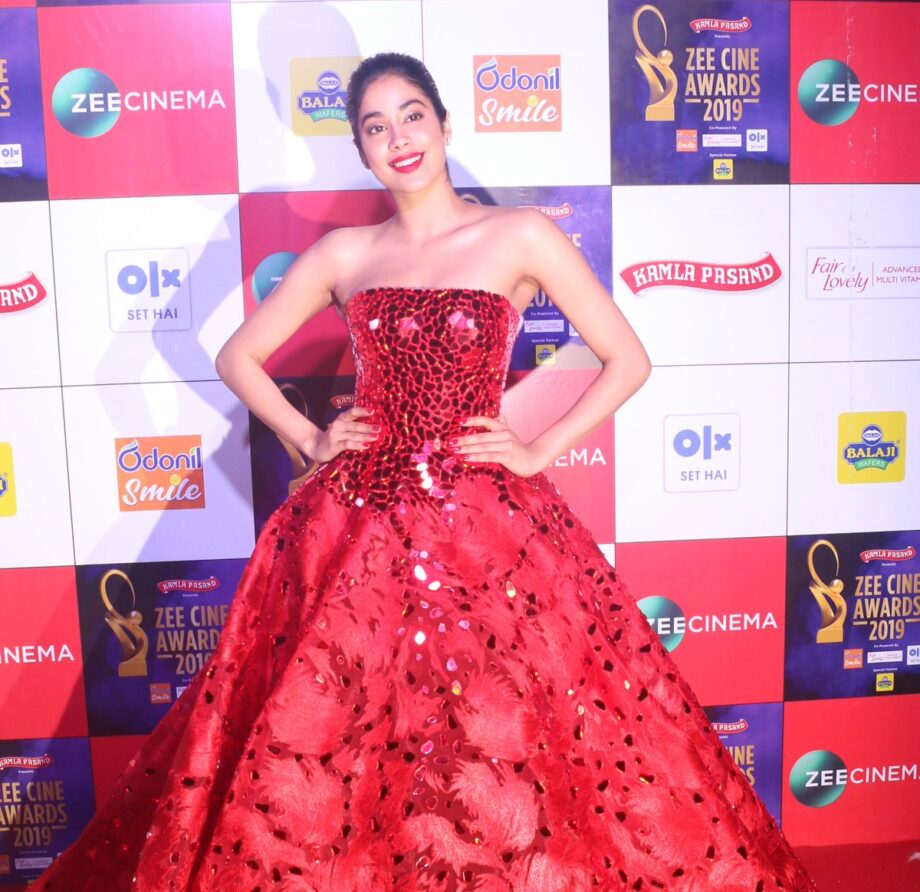 Top 5 Fascinating And Vibrant Looks Of Janhvi Kapoor In Red Outfits - 1