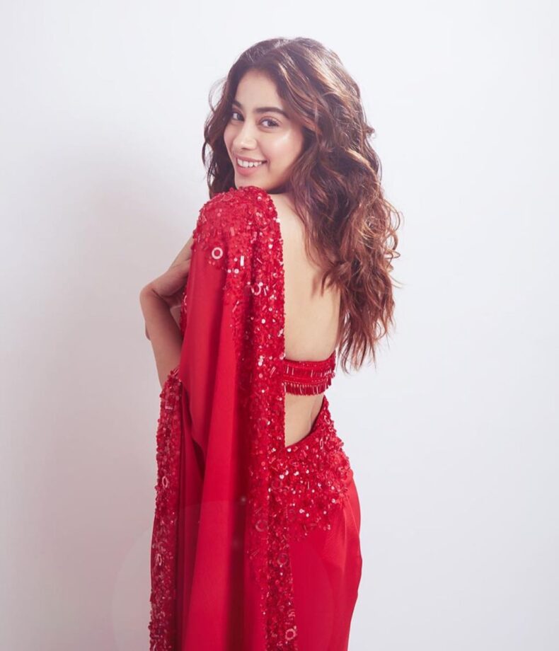 Top 5 Fascinating And Vibrant Looks Of Janhvi Kapoor In Red Outfits - 3