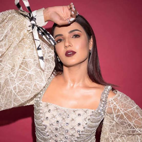 Want Candid Poses? Here Are Inspired Looks Of Hina Khan, Shehnaaz Gill, Jasmin Bhasin, Nikki Tamboli - 2