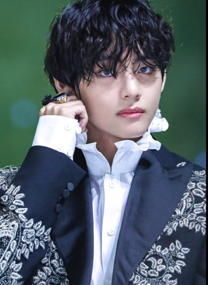 Wet Hair Looks Of BTS Kim Taehyung Aka V, See Pictures - 3