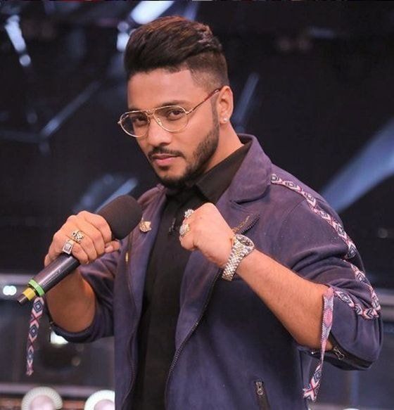 3 Times Raftaar Showed How To Style Your Hair With Suit Looks 837246