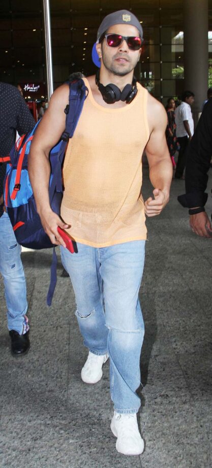 6 Times Ranbir Kapoor And Varun Dhawan Proved That Basics Are Enough To Look Extraordinary - 4