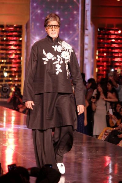 Age Is Just A Number: Amitabh Bachchan Is An Ever Youthful Star With Endless Fashion Goals To Give To Youngsters, Proof Here - 0