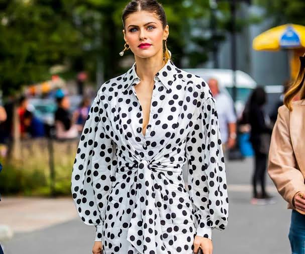 Alexandra Daddario’s Street Style Fashion To Make Bold Fashion Statement - 3