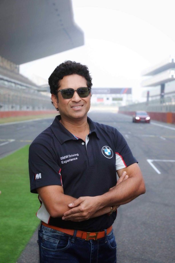 Best looks of Sachin Tendulkar in sunglasses 852410