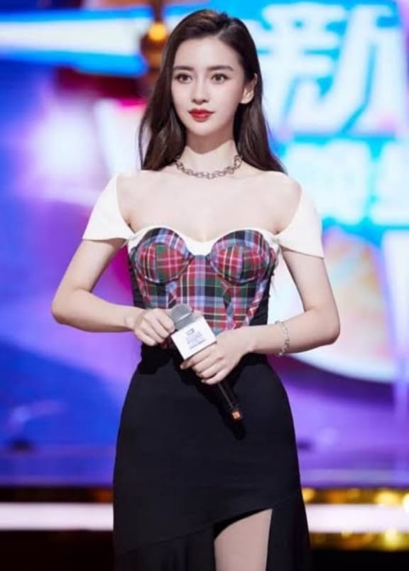 Fashion Battle: Blackpink’s Jisoo Vs Angelababy In A Checked Top: Who Do You Think Carried It Better? - 1