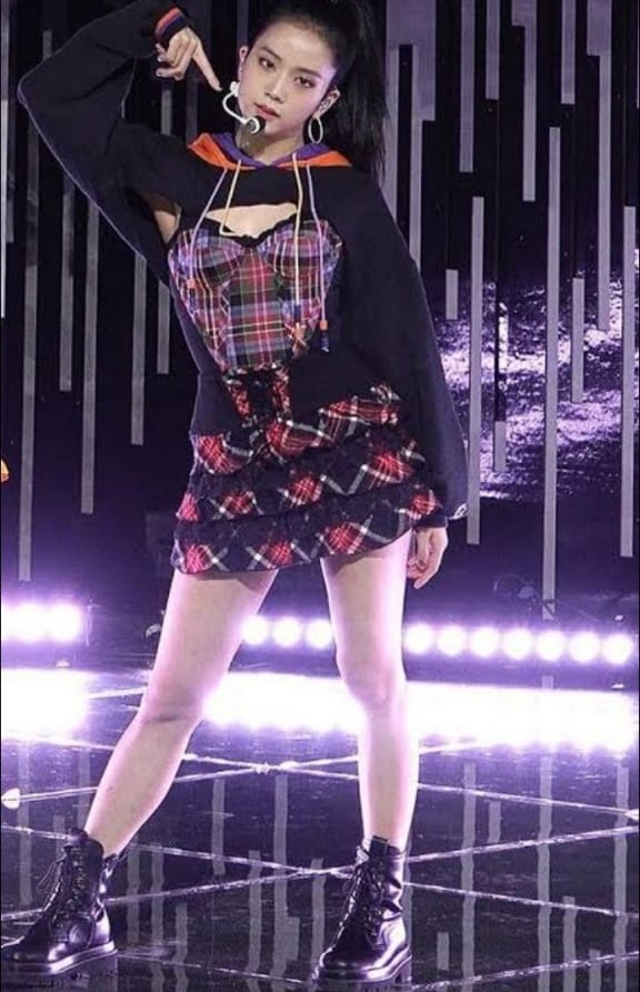 Fashion Battle: Blackpink’s Jisoo Vs Angelababy In A Checked Top: Who Do You Think Carried It Better? - 2