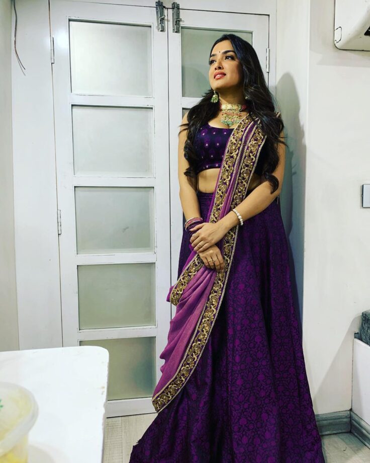 Dare not to drool: Mercury raising hot ethnic outfits of Amrapali Dubey to Akshara Singh - 1