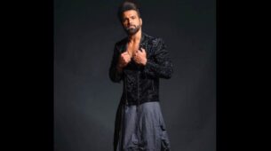 Give Your Ethnic Outfits A Modern Touch Just Like Rithvik Dhanjani: The Absolute Fashionista