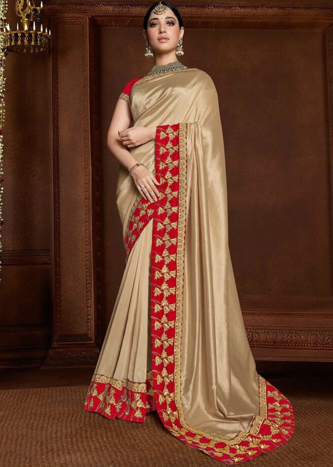 Glimmer In Golden: Tamannaah Bhatia Looks Gorgeous From Head To Toe In Golden Saree With Border - 1