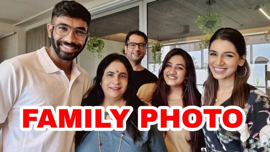 Jasprit Bumrah shares his 'happy family' moment with wife Sanjana Ganesan, Shikhar Dhawan & Dinesh Karthik love it 397143