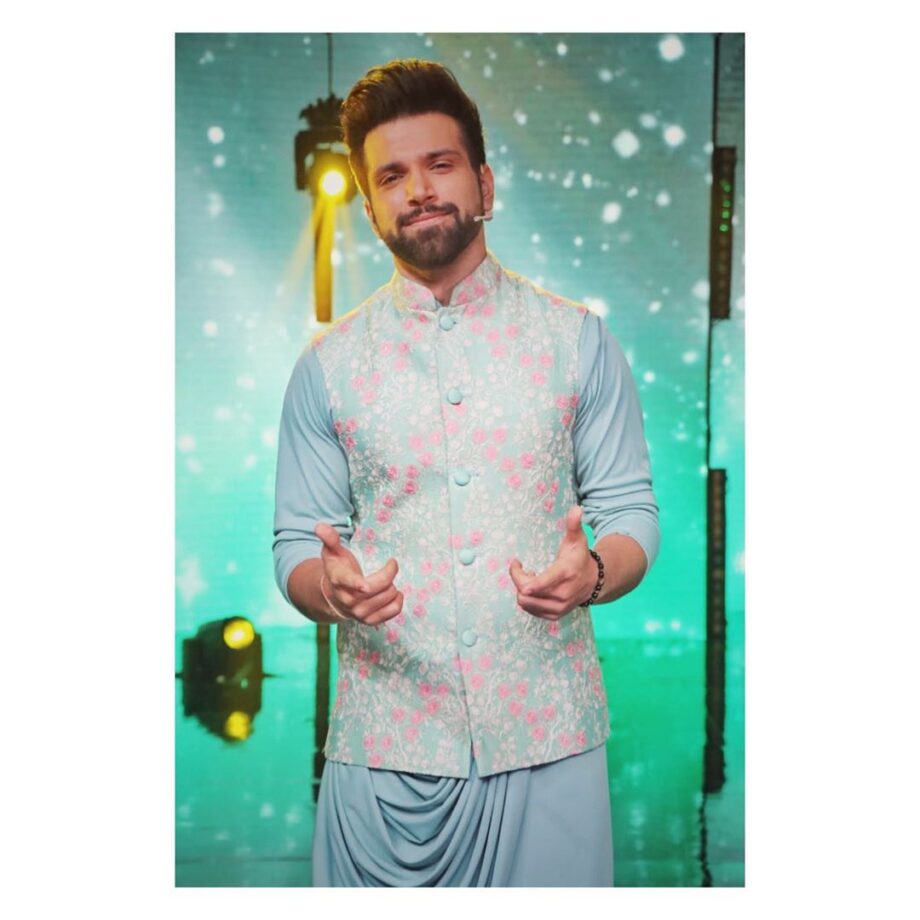 Ace It! Experiment With Your Wardrobe And Take Fashion Tips From Rithvik Dhanjani - 4