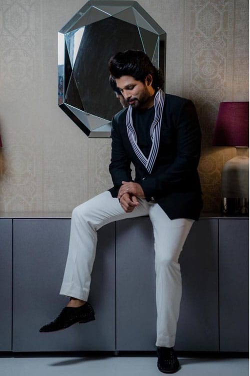 Looks Of Allu Arjun That Made Netizens Breathless: Click Here - 2