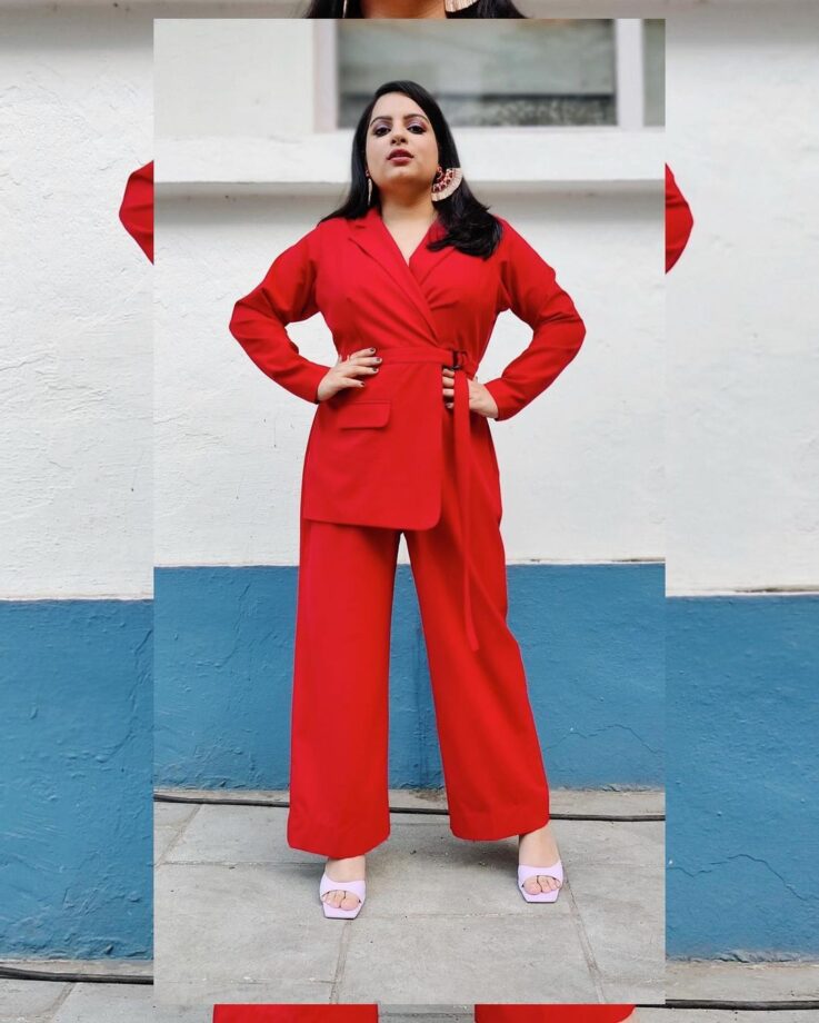 Mallika Dua and her boss babe moments in monochrome pantsuit - 1