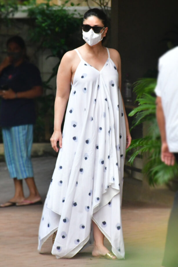 Mommy Fashion Of Kareena Kapoor Is Worth Inspiring To All The Moms To Be; Stylish Yet Comfortable - 0