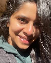 Natural Beauty: Sonalee Kulkarni And Sai Tamhankar No Makeup Looks - 1