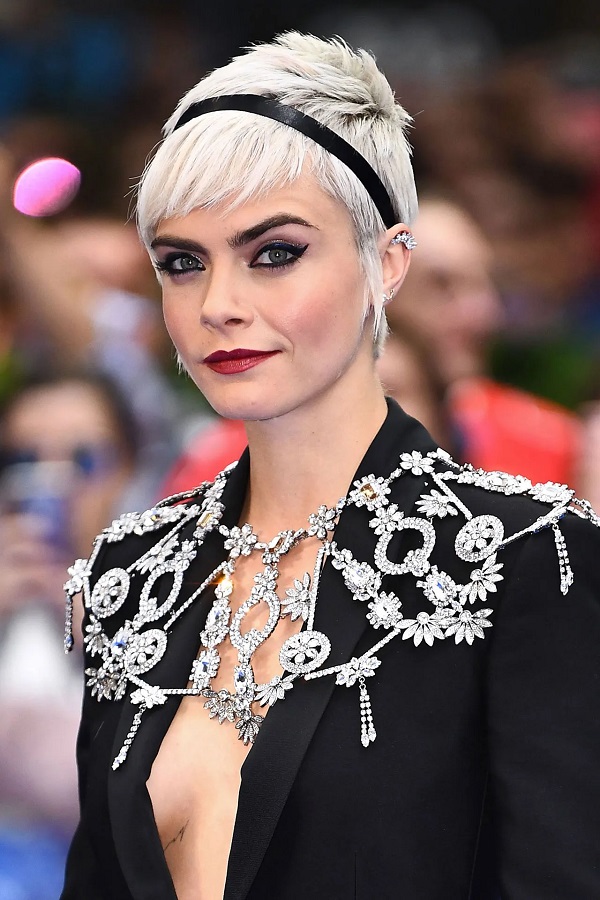 Nicole Kidman To Anne Hathaway: Hollywood Beauties Who Embraced Their Outfits With Lustrous Diamond Necklace 850839