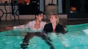Oh, My God: Joe Jonas celebrates two years of marriage with his wife on a swimming pool, check to know