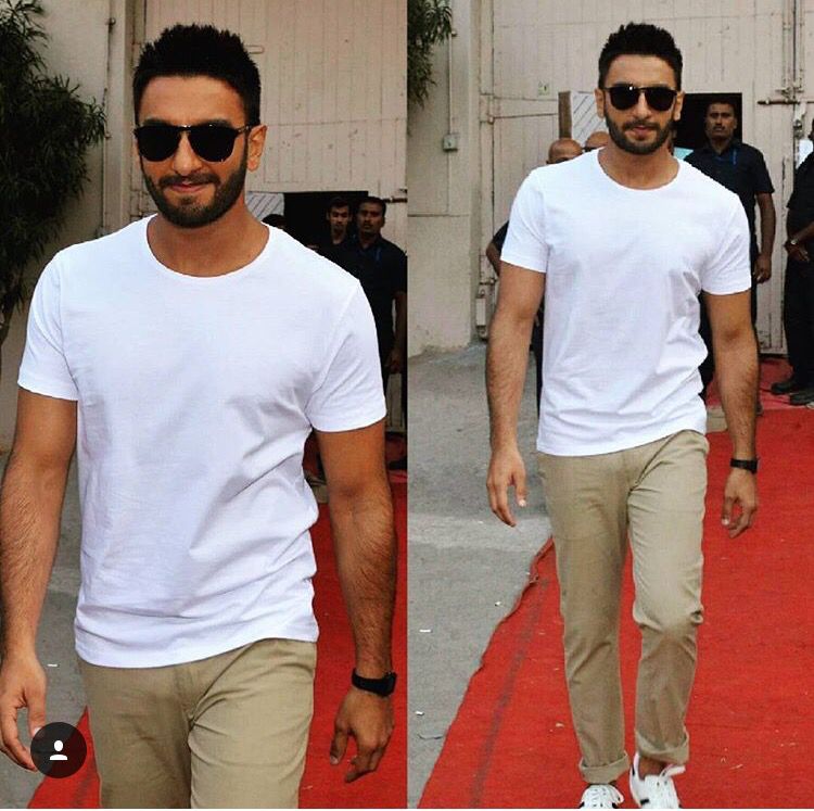 Ranveer Singh In Plain Vs Printed: What Makes Him Look Like A Greek God? - 0