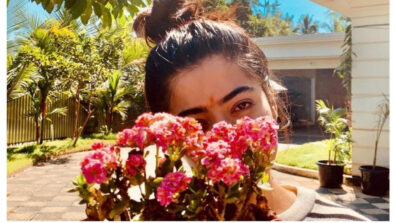 Rashmika Mandanna caught on camera with a handful of flowers, who is she gifting?