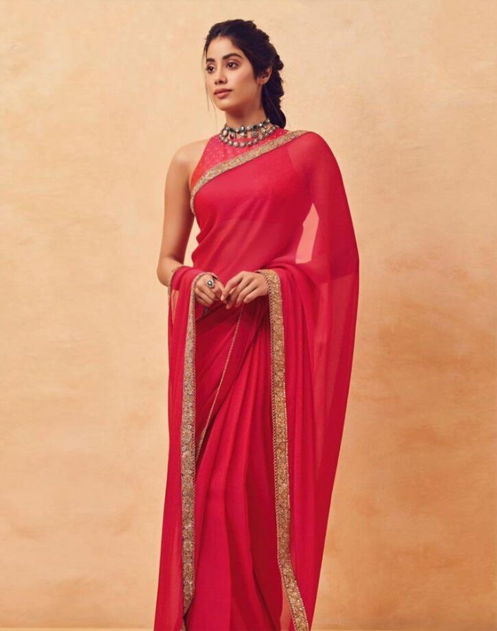 Ravish In Red: Janhvi Kapoor Gives Her Bold Look In Red Saree By Manish Malhotra - 1