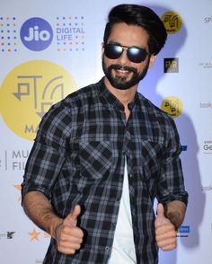 Shahid Kapoor Vs Ranbir Kapoor: Who Rocks The Outfit Game Effortlessly In Flannel Shirts? - 2