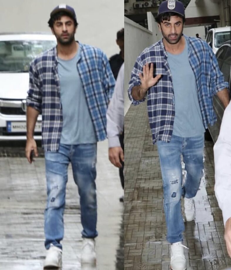 Shahid Kapoor Vs Ranbir Kapoor: Who Rocks The Outfit Game Effortlessly In Flannel Shirts? - 4