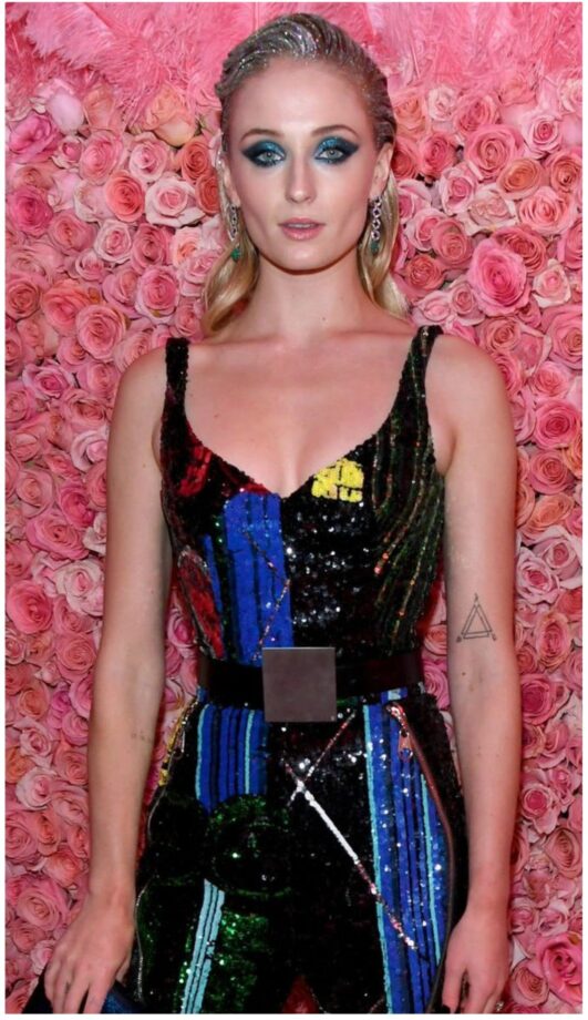 Sophie Turner, Anne Hathaway, Amber Heard: See How They Sync Their Elegant Outfits With Perfect Makeup Looks - 0